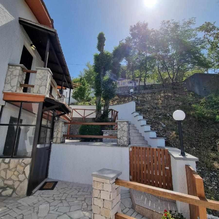 Casa Vacanza Le Viste Serrone Buitenkant foto